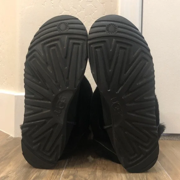 Ugg Classic Cuff Tall Boot - Picture 2 of 9